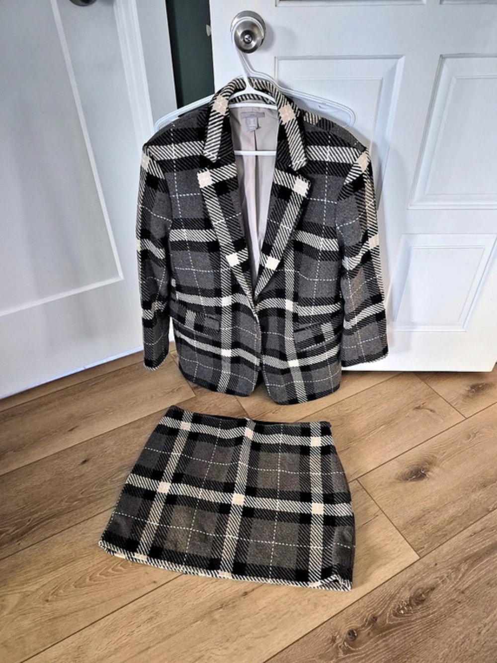 H&M Women's Plaid Skirt Set in Black & White